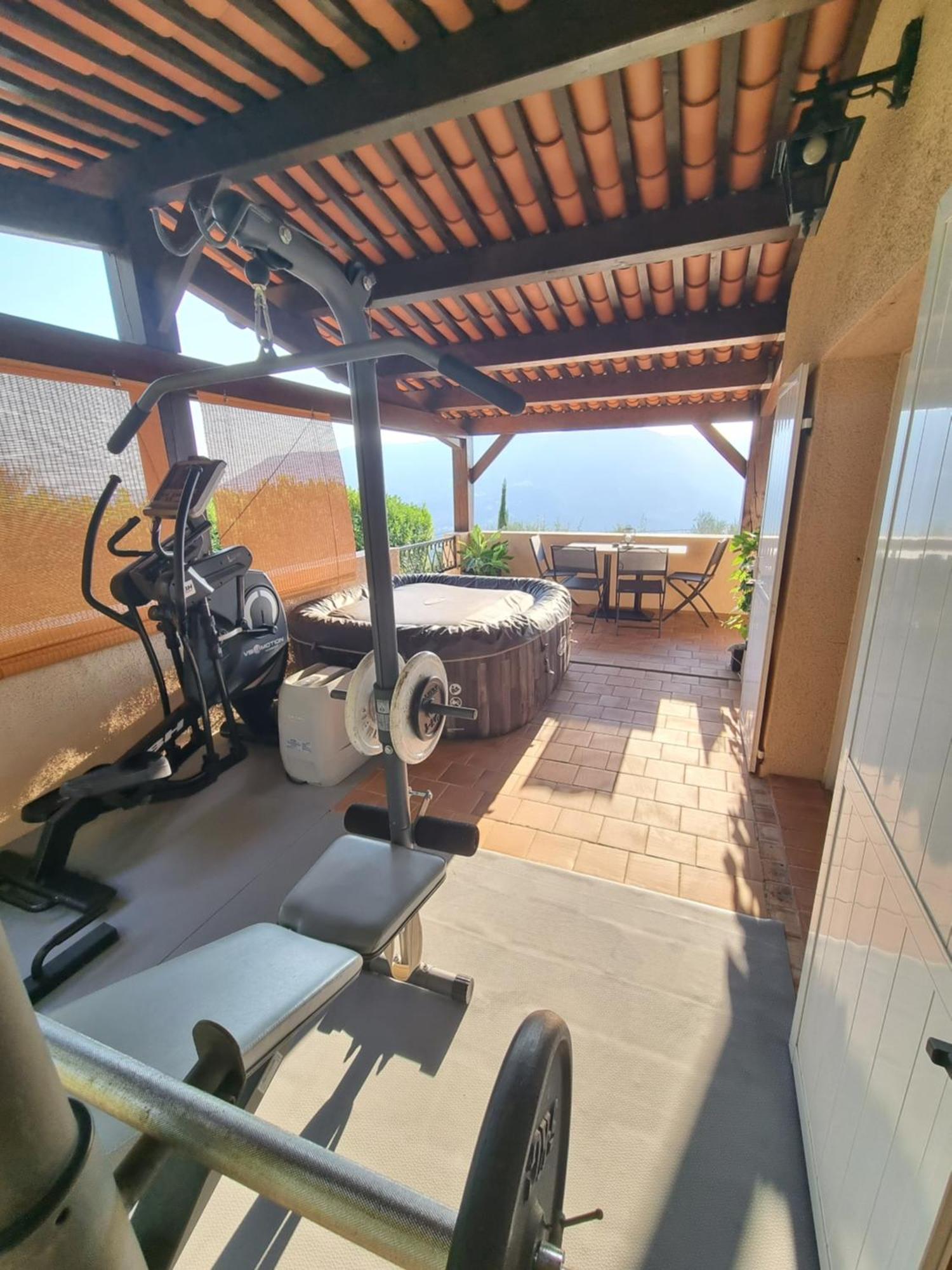 Apartment La Melenzanice